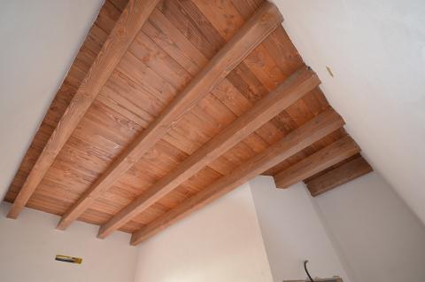RUSTICATURA O SPAZZOLATURA SU TRAVI E TAVOLE CORSO LEGNAMI SRL LAVORATO