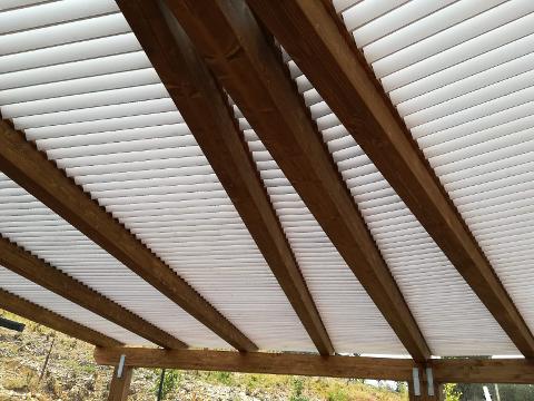 PERGOLATO IN LEGNO LAMELLARE CON DOGHE INCLINATE CORSO LEGNAMI SRL PERGOLATO