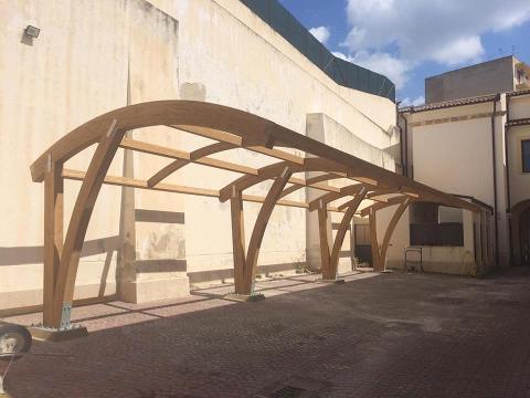 TRAVI IN LAMELLARI CURVE,BOOMERANG,AD ARCHI. CORSO LEGNAMI SRL TRAVI CURVE