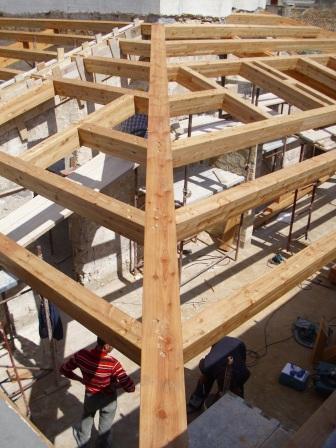 TRAVI LAMELLARI DI LARICE CERTIFICATO CE CORSO LEGNAMI SRL LAMELLARE