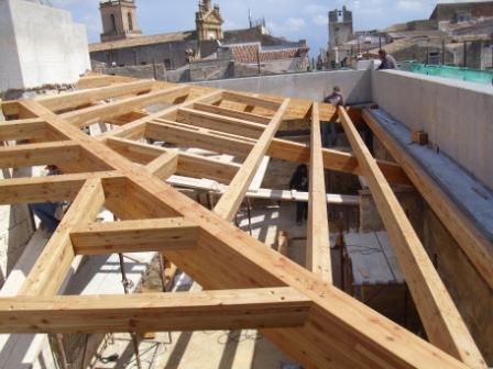 TRAVI LAMELLARI DI LARICE CERTIFICATO CE CORSO LEGNAMI SRL LAMELLARE