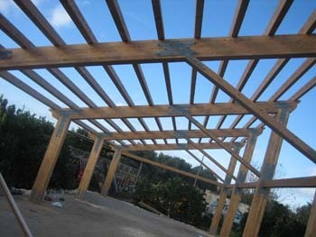 STRUTTURE IN LEGNO PER IMPIANTI FOTOVOLTAICO CORSO LEGNAMI SRL .