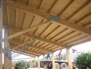 STRUTTURE IN LEGNO PER IMPIANTI FOTOVOLTAICO CORSO LEGNAMI SRL .