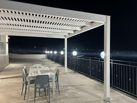 Pergola brisoleil bianca