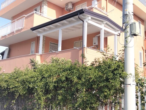 Copertura terrazzo in legno lamellare di abete