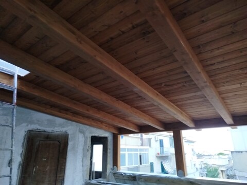 Struttura in legno lamellare di abete lavorata  con macchina a controllo numerico