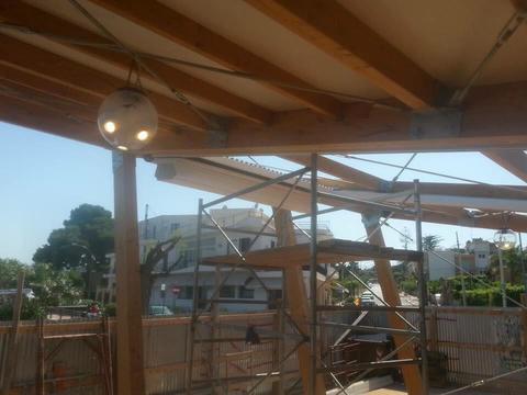 Struttura in legno lamellare per un chiosco a Porticello su progetto Arch. Giuseppe Balistreri