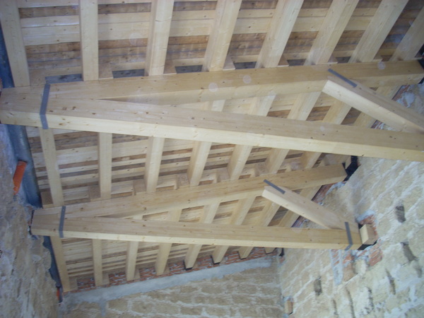 Tettoie in legno lamellare Gagliano Legnami