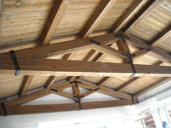 Tettoie in legno lamellare Gagliano Legnami