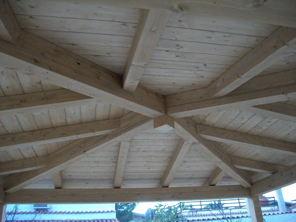 Tettoie in legno lamellare Gagliano Legnami