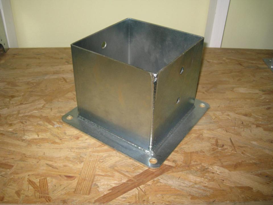 Porta pilastri a bicchiere chiuso 160x160 H 160 ZINCATO