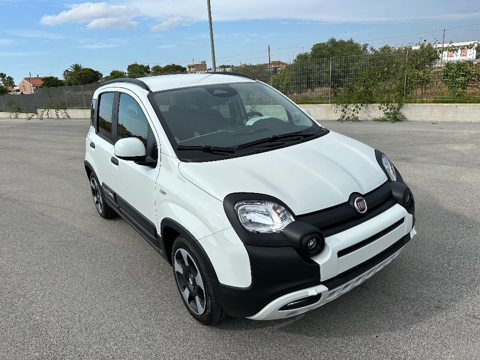 Fiat New Panda PANDINA 1.0 HYBRID S&S 70 CV CROSS MY25 NUOVA Elettrica / Benzina