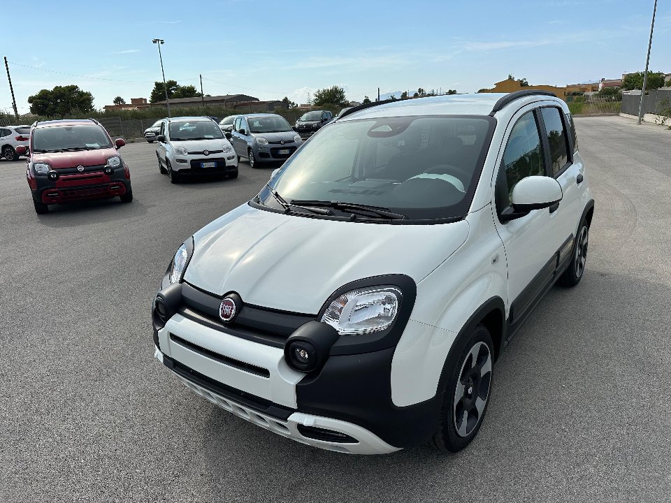 Fiat New Panda PANDINA 1.0 HYBRID S&S 70 CV CROSS MY25 NUOVA Elettrica / Benzina