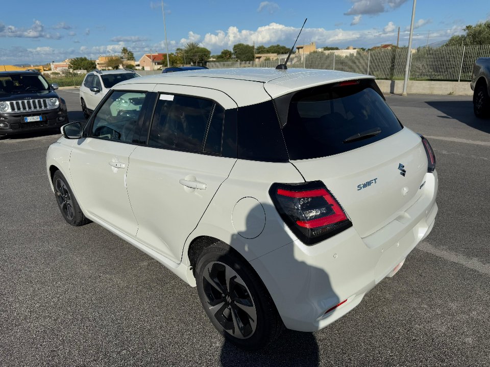 Suzuki Swift 1.2 HYBRID 84 CV TOP Elettrica / Benzina