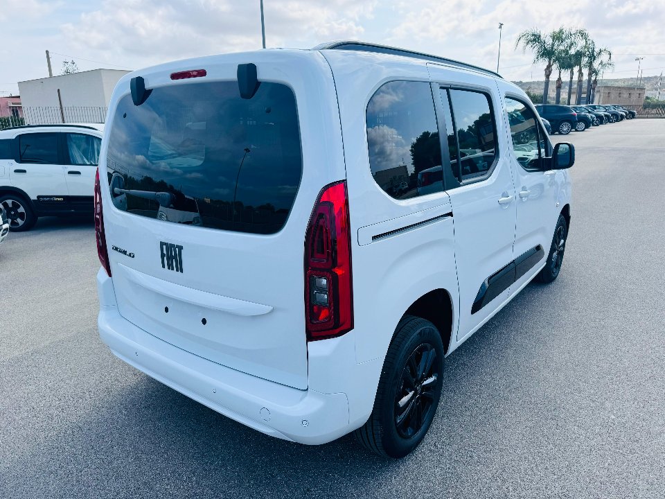 Fiat Doblo S3 COMBI 1.5 BlueHdi 130cv MT6 (N1) KM0 MY24 Diesel