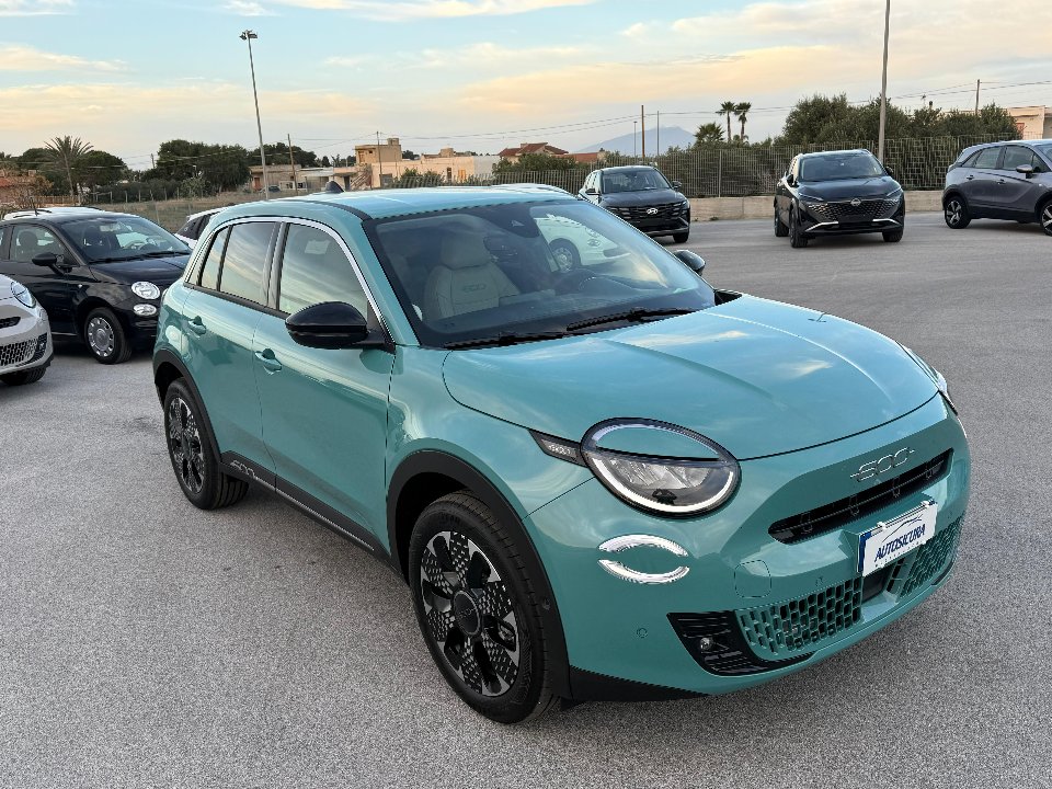 Fiat 600 1.2 HYBRID La Prima 100cv e-DCT Elettrica / Benzina