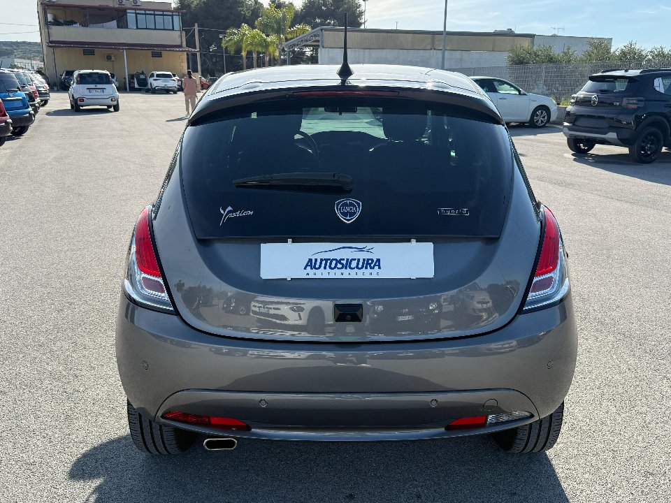 Lancia Ypsilon 1.0 FIREFLY 70 CV HYBRID GOLD PLUS MY23 Elettrica / Benzina