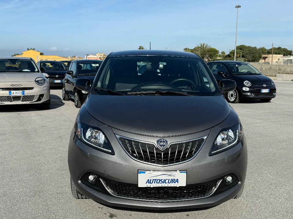 Lancia Ypsilon 1.0 FIREFLY 70 CV HYBRID GOLD PLUS MY23 Elettrica / Benzina