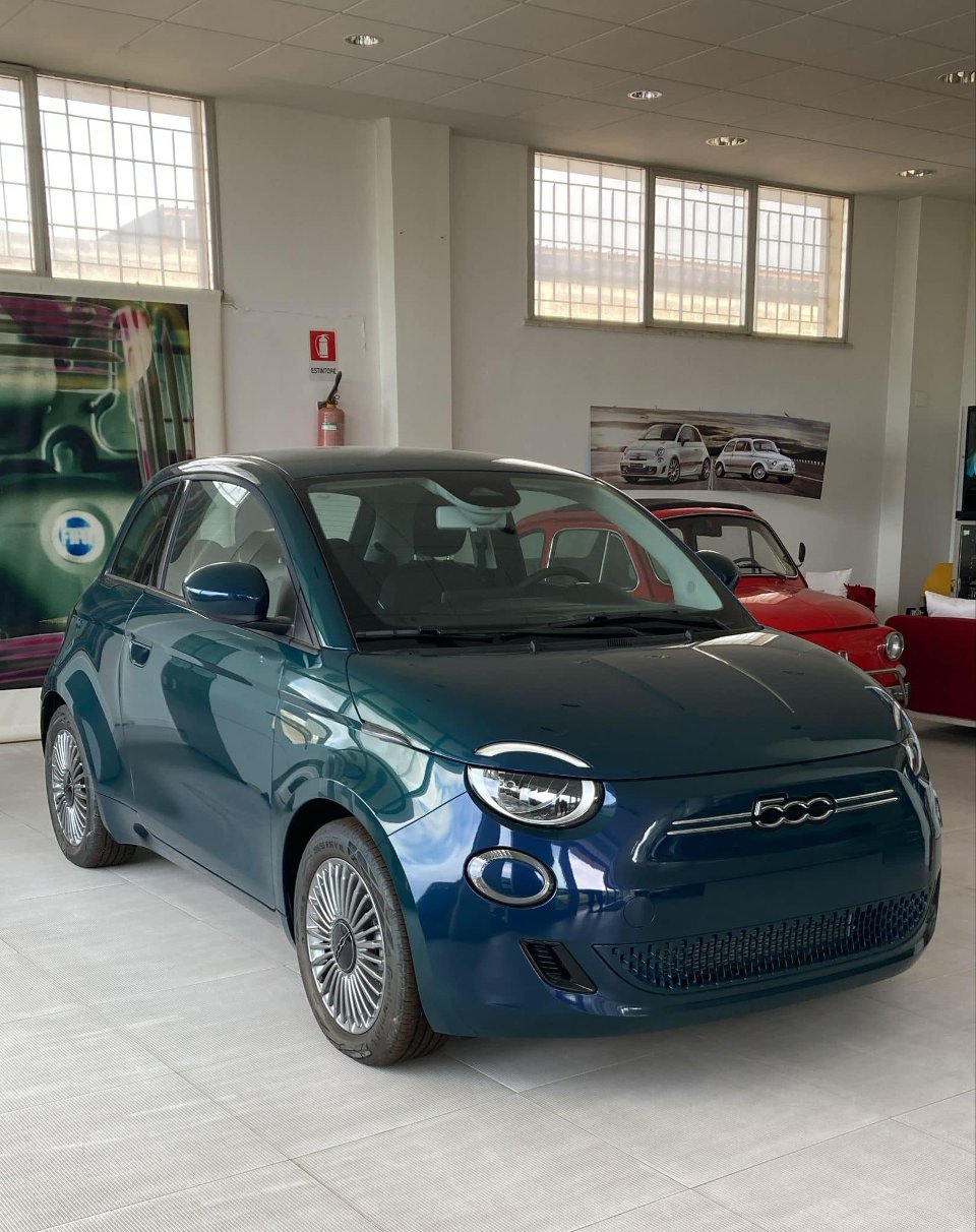 Fiat 500 e ICON 118 CV 320 KM AUTONOMIA KM0 Elettrica