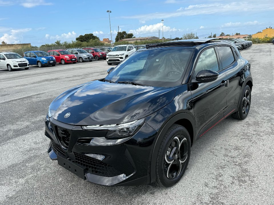 Alfa Romeo Junior 1.2 HYBRID 136 CV EDCT6 SPECIALE MY25 + TETTO Elettrica / Benzina