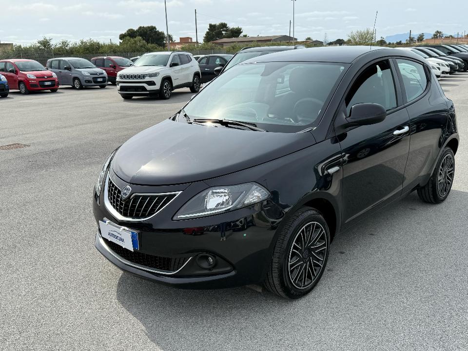 Lancia Ypsilon 1.0 FIREFLY 70 CV HYBRID GOLD 1234KM!! Elettrica / Benzina
