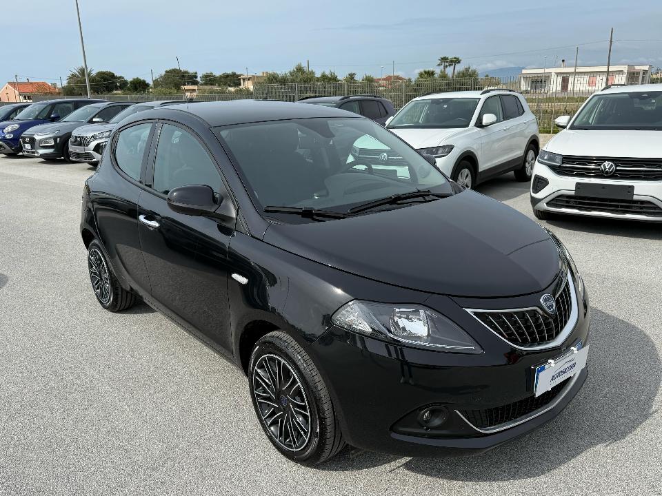 Lancia Ypsilon 1.0 FIREFLY 70 CV HYBRID GOLD 1234KM!! Elettrica / Benzina