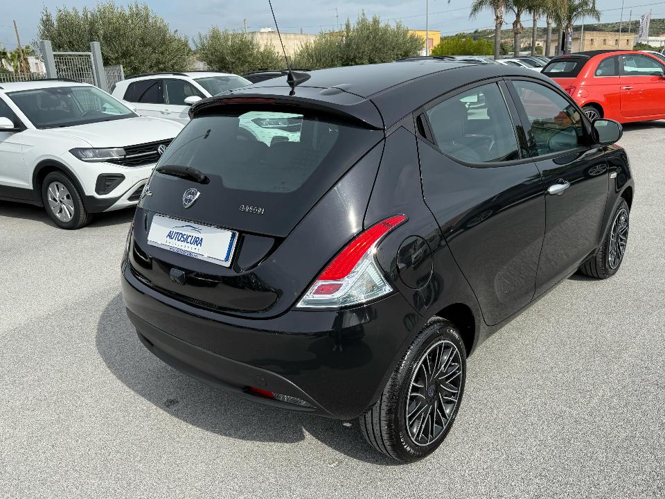 Lancia Ypsilon 1.0 FIREFLY 70 CV HYBRID GOLD 1234KM!! Elettrica / Benzina
