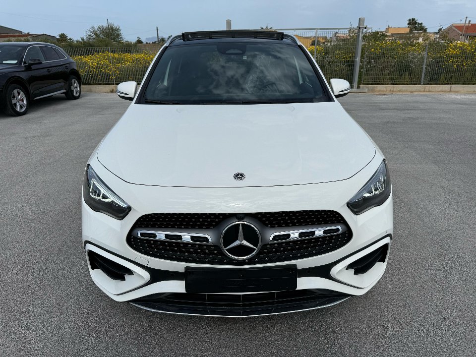 Mercedes-Benz GLA 200 d 150 CV AMG LINE PREMIUM AUTOMATIC + TETTO APR. Diesel