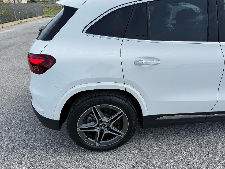 Mercedes-Benz GLA 200 d 150 CV AMG LINE PREMIUM AUTOMATIC + TETTO APR. Diesel