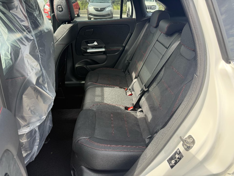 Mercedes-Benz GLA 200 d 150 CV AMG LINE PREMIUM AUTOMATIC + TETTO APR. Diesel