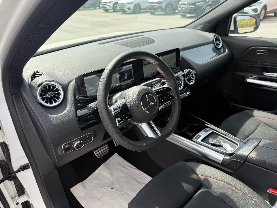 Mercedes-Benz GLA 200 d 150 CV AMG LINE PREMIUM AUTOMATIC + TETTO APR. Diesel