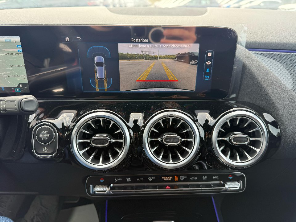 Mercedes-Benz GLA 200 d 150 CV AMG LINE PREMIUM AUTOMATIC + TETTO APR. Diesel
