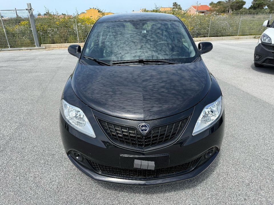 Lancia Ypsilon 1.0 FIREFLY 70 CV HYBRID SILVER PLUS KM0 Elettrica / Benzina