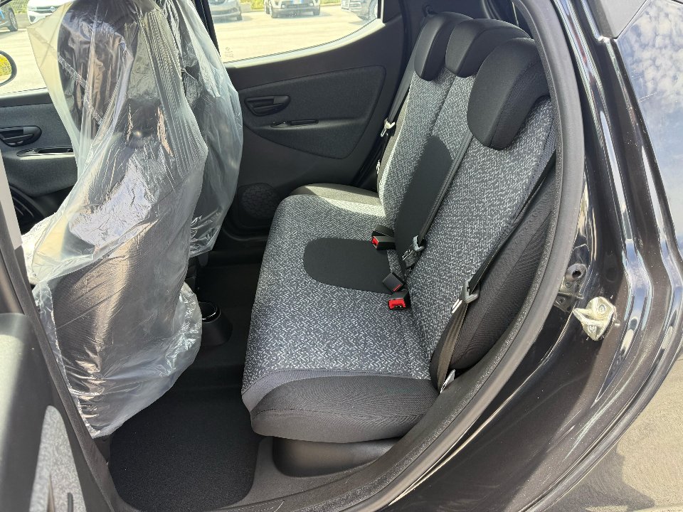 Lancia Ypsilon 1.0 FIREFLY 70 CV HYBRID SILVER PLUS KM0 Elettrica / Benzina