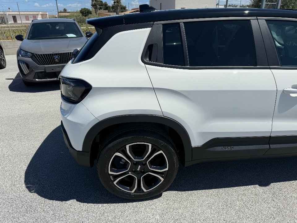 Jeep Avenger 1.2 HYBRID 48V 81kW (110CV) AUTO SUMMIT MY25 KM0 Elettrica / Benzina