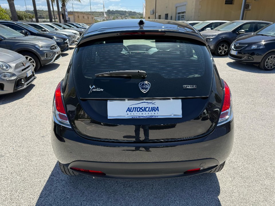 Lancia Ypsilon 1.0 FIREFLY 70 CV HYBRID SILVER 1400 KM!! Elettrica / Benzina
