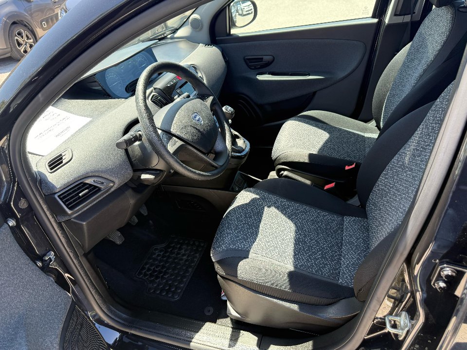 Lancia Ypsilon 1.0 FIREFLY 70 CV HYBRID SILVER 1400 KM!! Elettrica / Benzina