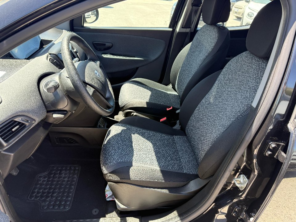 Lancia Ypsilon 1.0 FIREFLY 70 CV HYBRID SILVER 1400 KM!! Elettrica / Benzina