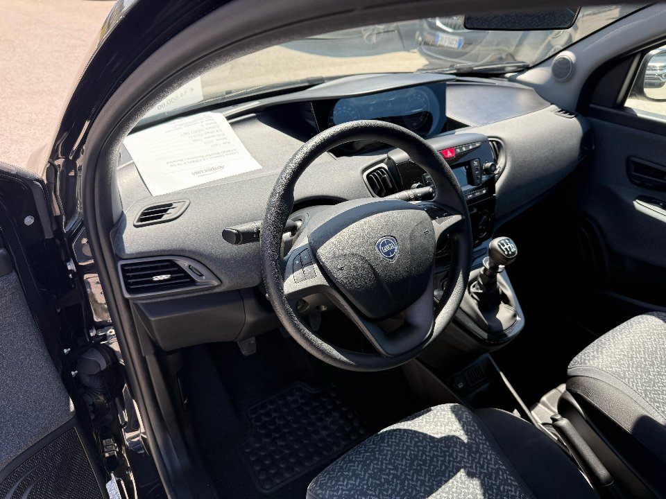 Lancia Ypsilon 1.0 FIREFLY 70 CV HYBRID SILVER 1400 KM!! Elettrica / Benzina