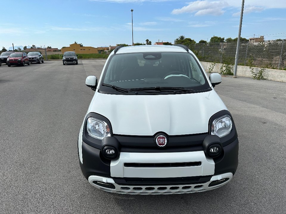 Fiat New Panda PANDINA 1.0 HYBRID S&S 70 CV CROSS KM0 MY25 Elettrica / Benzina