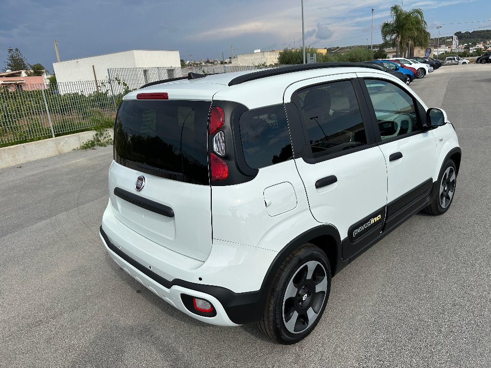 Fiat New Panda PANDINA 1.0 HYBRID S&S 70 CV CROSS KM0 MY25 Elettrica / Benzina