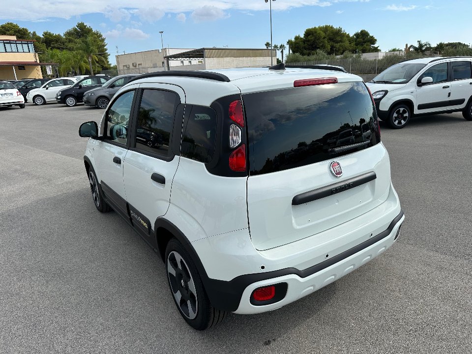 Fiat New Panda PANDINA 1.0 HYBRID S&S 70 CV CROSS KM0 MY25 Elettrica / Benzina