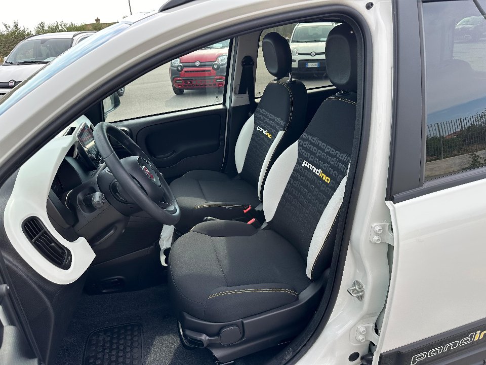 Fiat New Panda PANDINA 1.0 HYBRID S&S 70 CV CROSS KM0 MY25 Elettrica / Benzina