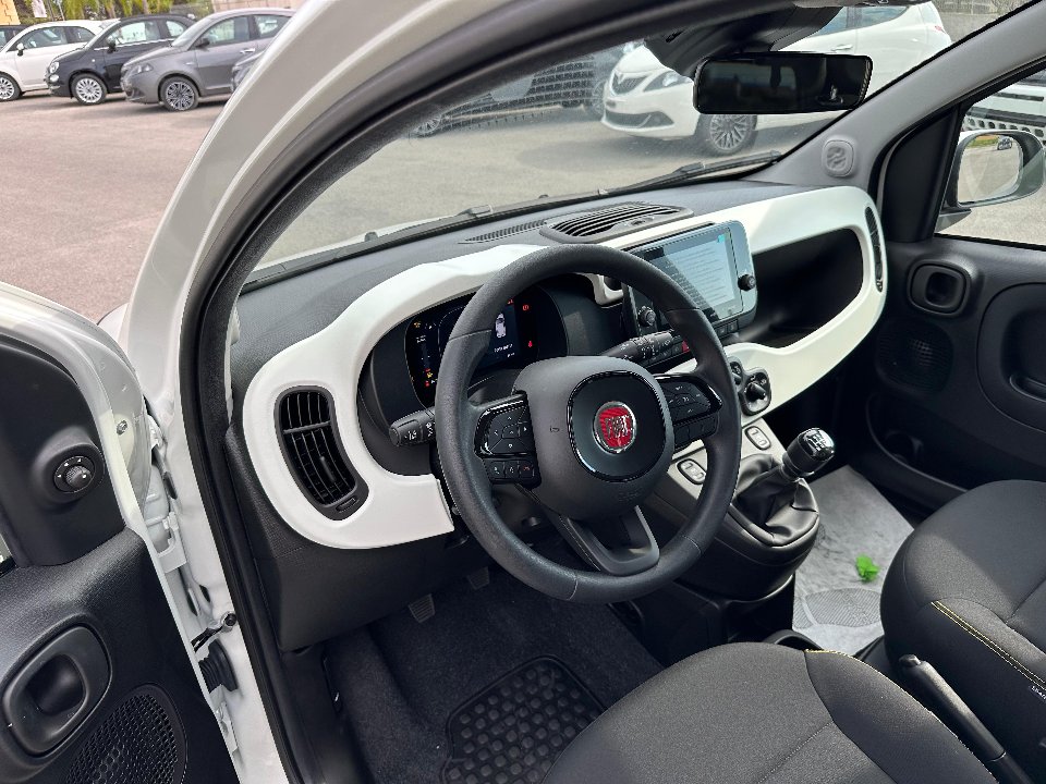 Fiat New Panda PANDINA 1.0 HYBRID S&S 70 CV CROSS KM0 MY25 Elettrica / Benzina