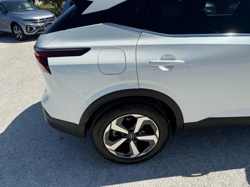 Nissan Qashqai 1.3 DIG-T MHEV 158 CV X-TRONIC N-CONNECTA Elettrica / Benzina