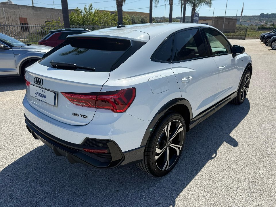 Audi Q3 35 SPB 2.0 TDI 150CV S TRONIC IDENTITY BLACK Diesel
