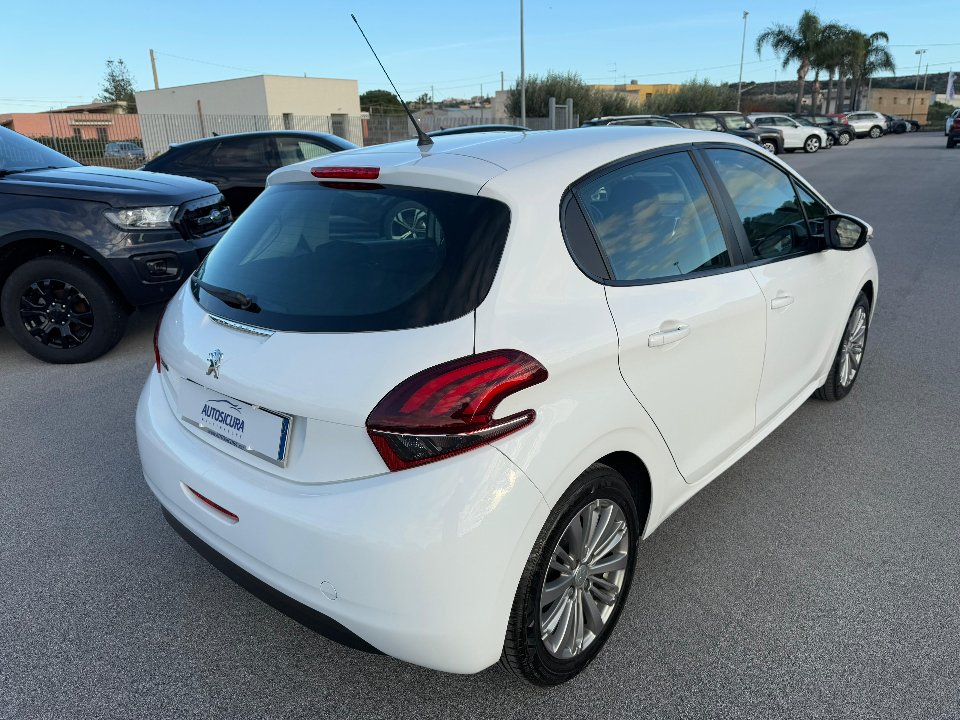 Peugeot 208 1.2 PURETECH 83 CV 5P ACTIVE Benzina