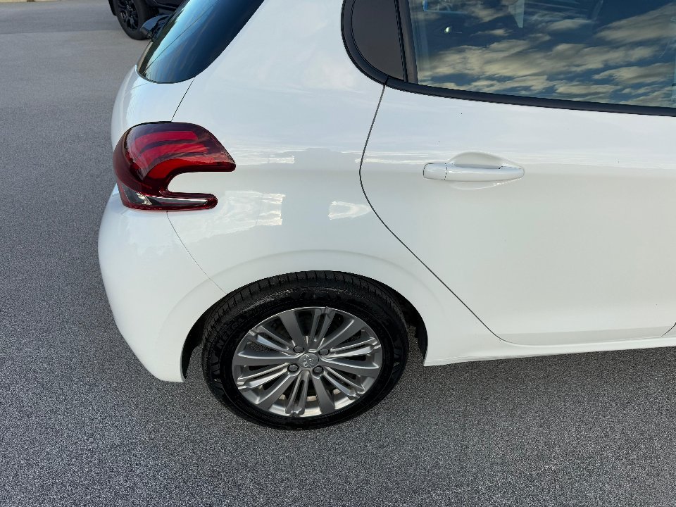 Peugeot 208 1.2 PURETECH 83 CV 5P ACTIVE Benzina