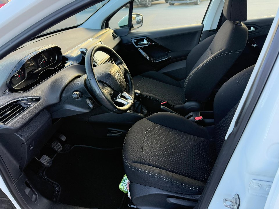 Peugeot 208 1.2 PURETECH 83 CV 5P ACTIVE Benzina
