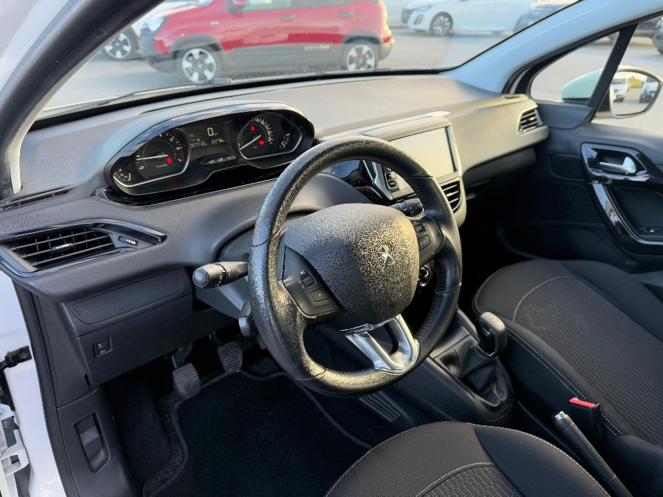 Peugeot 208 1.2 PURETECH 83 CV 5P ACTIVE Benzina